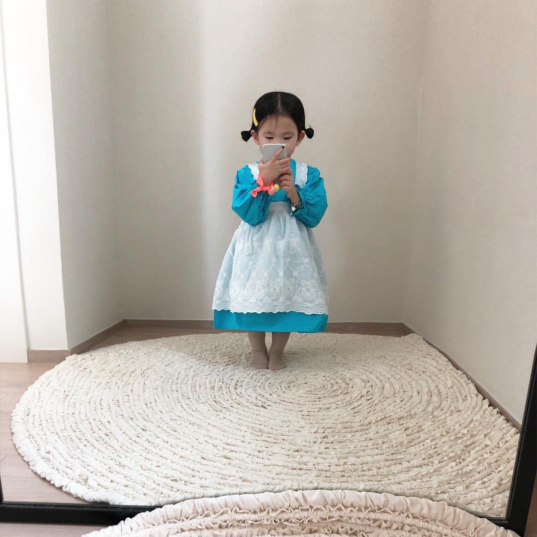 4-летняя девочка такая стильная и милая, что стала звездой Instagram - фото 426393