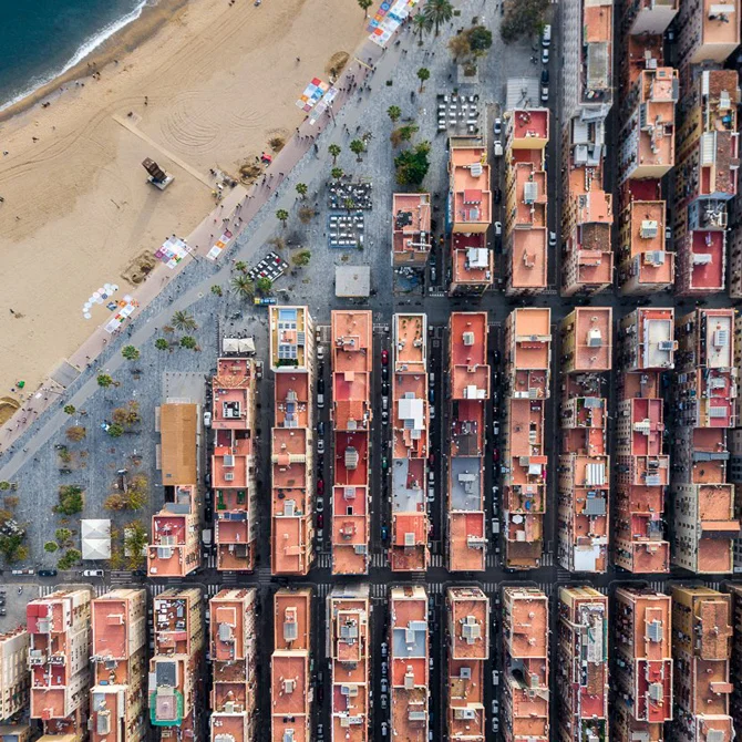 Крошечная и такая волшебная Барселона с высоты птичьего полета - фото 427631