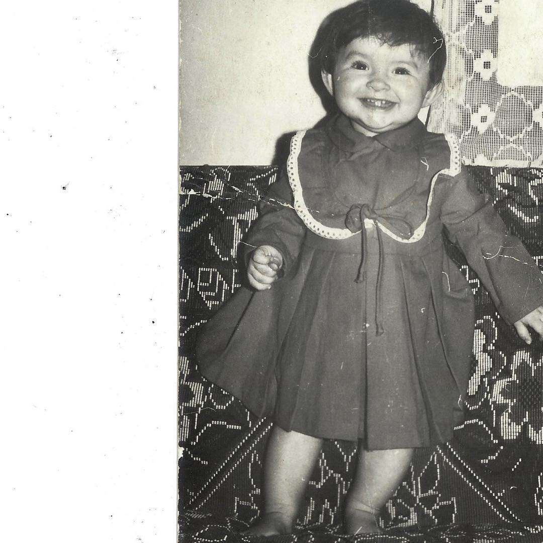 Надежде Мейхер - 37: красавица показала, каким улыбающимся карапузом была в детстве - фото 428548