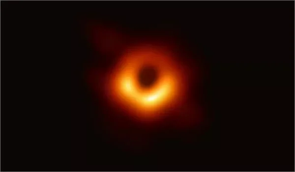 Перше фото чорної діри - фото 428567
