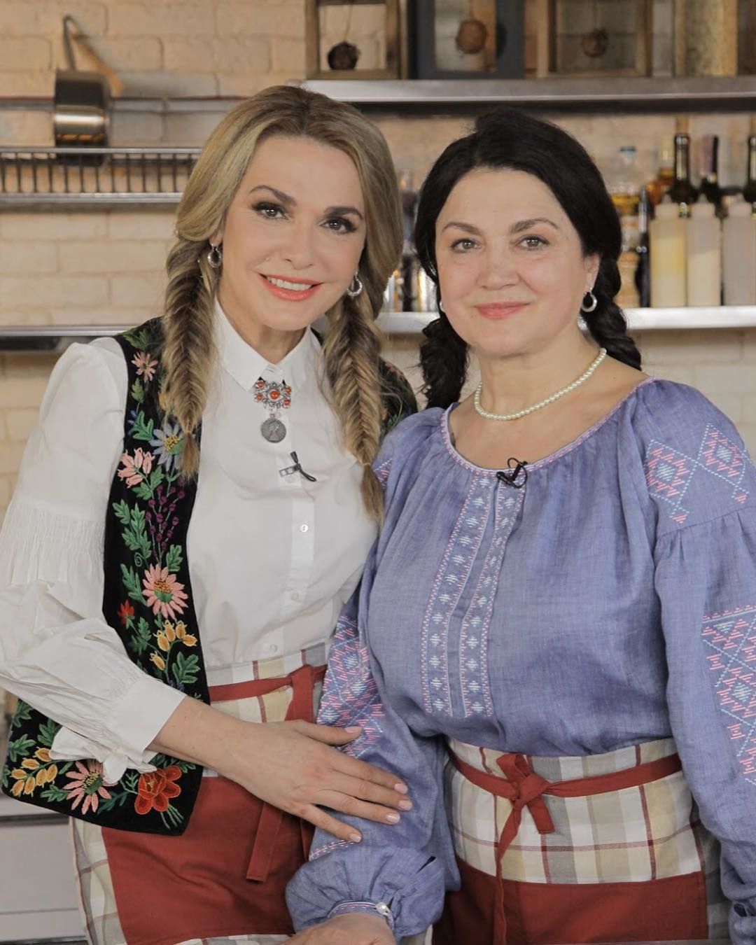 Ольга Сумская очаровала сеть редким фото со старшей сестрой Натальей - 428770 Ольга Сумская очаровала сеть редким фото со старшей сестрой Натальей - фото 428770