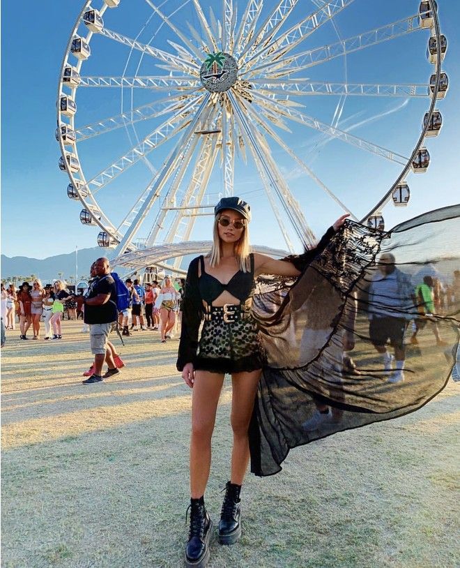 Coachella 2019: найяскравіші образи гостей музичного фестивалю - 428972 Coachella 2019: найяскравіші образи гостей музичного фестивалю - фото 428972