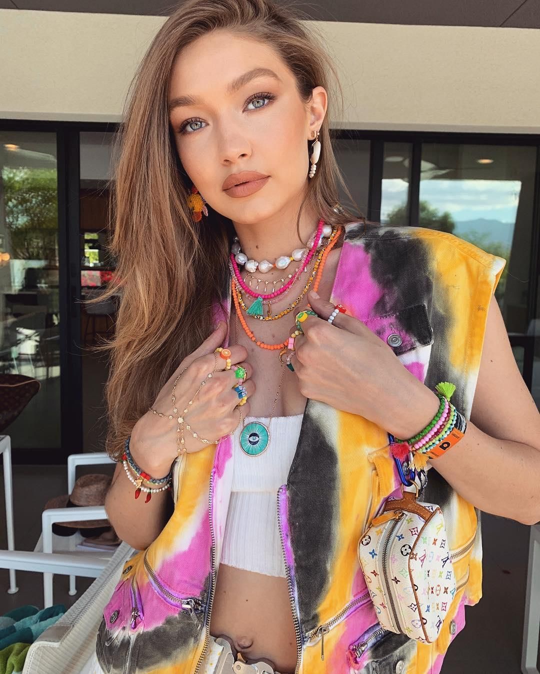 Coachella 2019: найяскравіші образи гостей музичного фестивалю - 428976 Coachella 2019: найяскравіші образи гостей музичного фестивалю - фото 428976