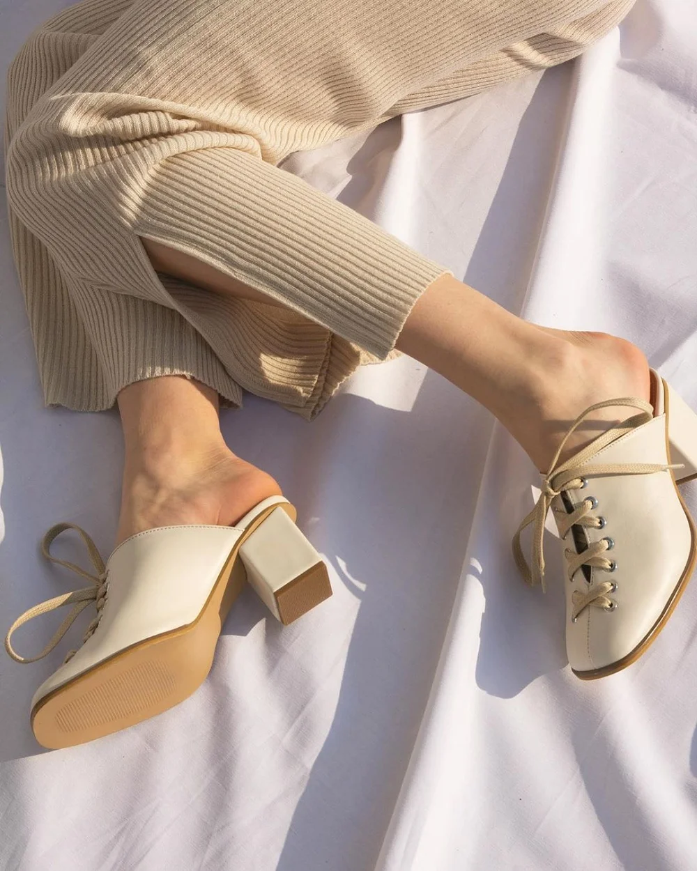 25 модных пар обуви от украинских дизайнеров, которые точно будут в тренде в 2019 году - фото 429187
