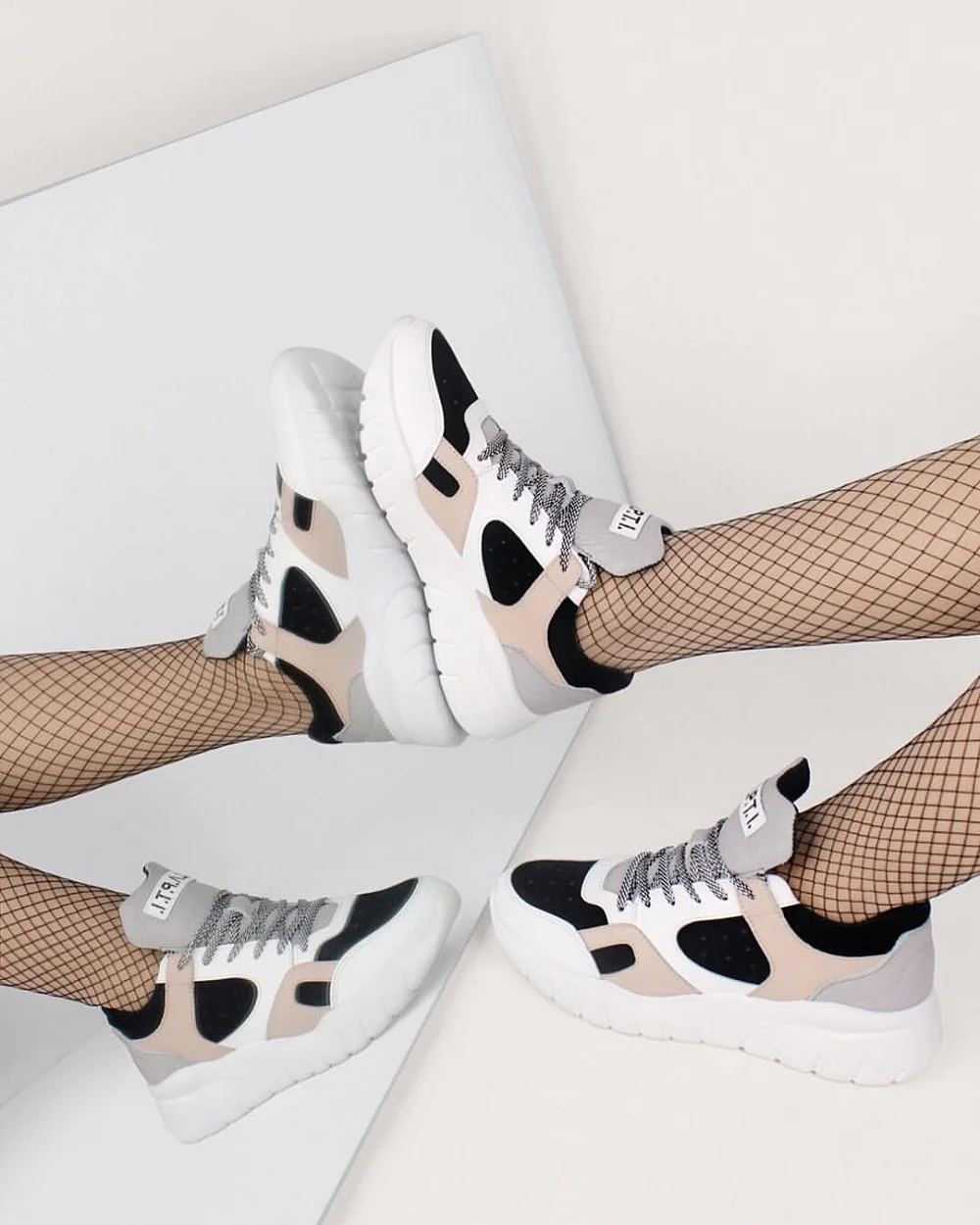 25 модных пар обуви от украинских дизайнеров, которые точно будут в тренде в 2019 году - фото 429194
