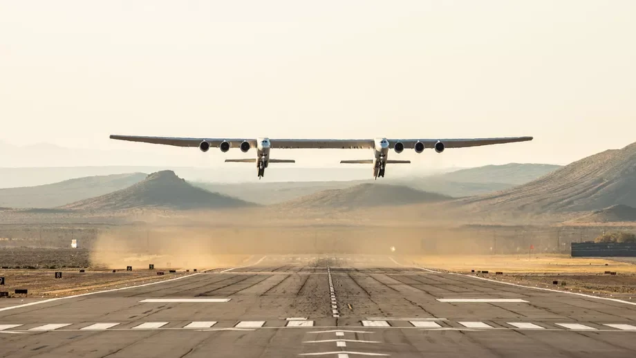 Грандіозна машина: ось як виглядає найбільший літак у світі - фото 429320