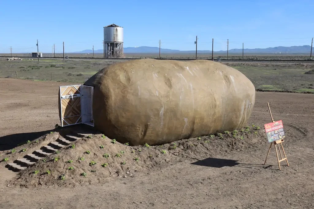 Американці здають в оренду будинок в формі велетенської картоплини - ти захочеш там пожити - фото 430907