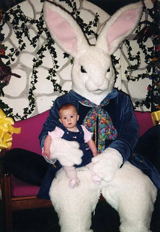 Провальні архівні фото з великоднім кроликом, від яких буде в шоці кожна сучасна дитина - фото 430942