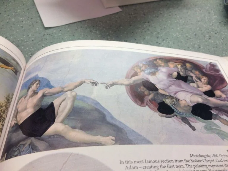Христианский колледж решил сделать 'целомудренную' книгу по искусству, и это очень смешно - фото 431186