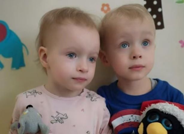 Олена Кравець вперше показала обличчя двійнят, і ці солодкі фото всі обговорюють - фото 431245