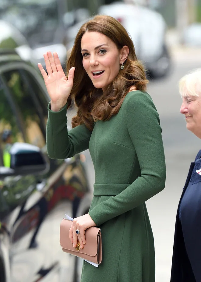 Вихід майбутньої королеви: Кейт Міддлтон знову всіх вразила своїм вишуканим стилем - фото 431313