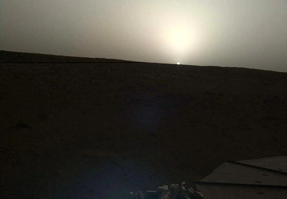 NASA показало, как выглядит закат и восход солнца на Марсе - фото 431703
