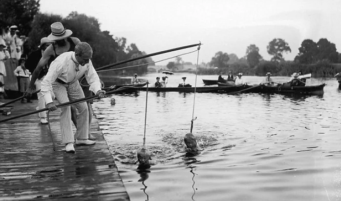25 фотодоказательств того, что быть родителями – очень весело, а вот детьми быть страшно - фото 432175