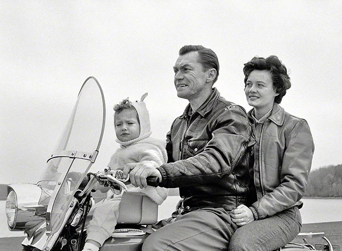 25 фотодоказательств того, что быть родителями – очень весело, а вот детьми быть страшно - фото 432180