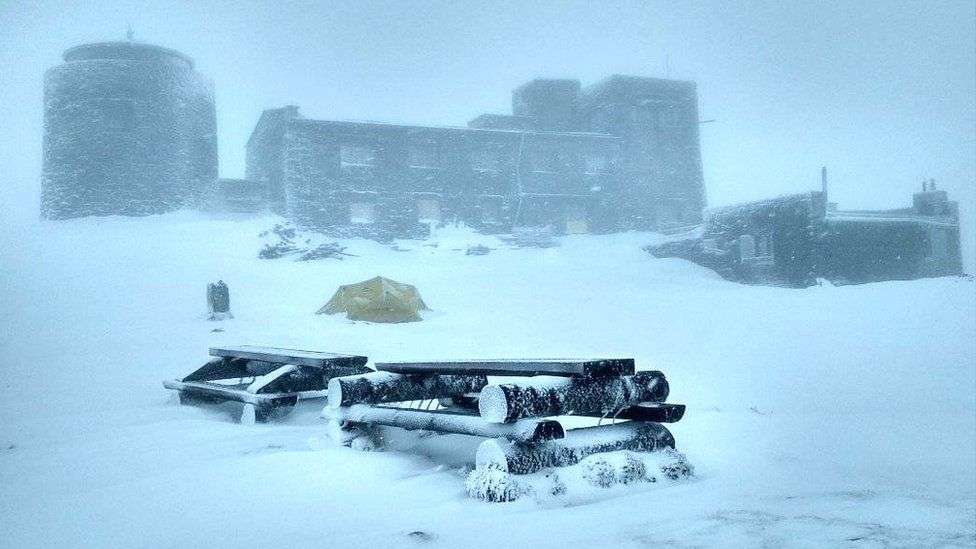 Пока все готовятся к лету – в Карпатах выпал снег: эти фото холоднее, чем Антарктида - фото 432334