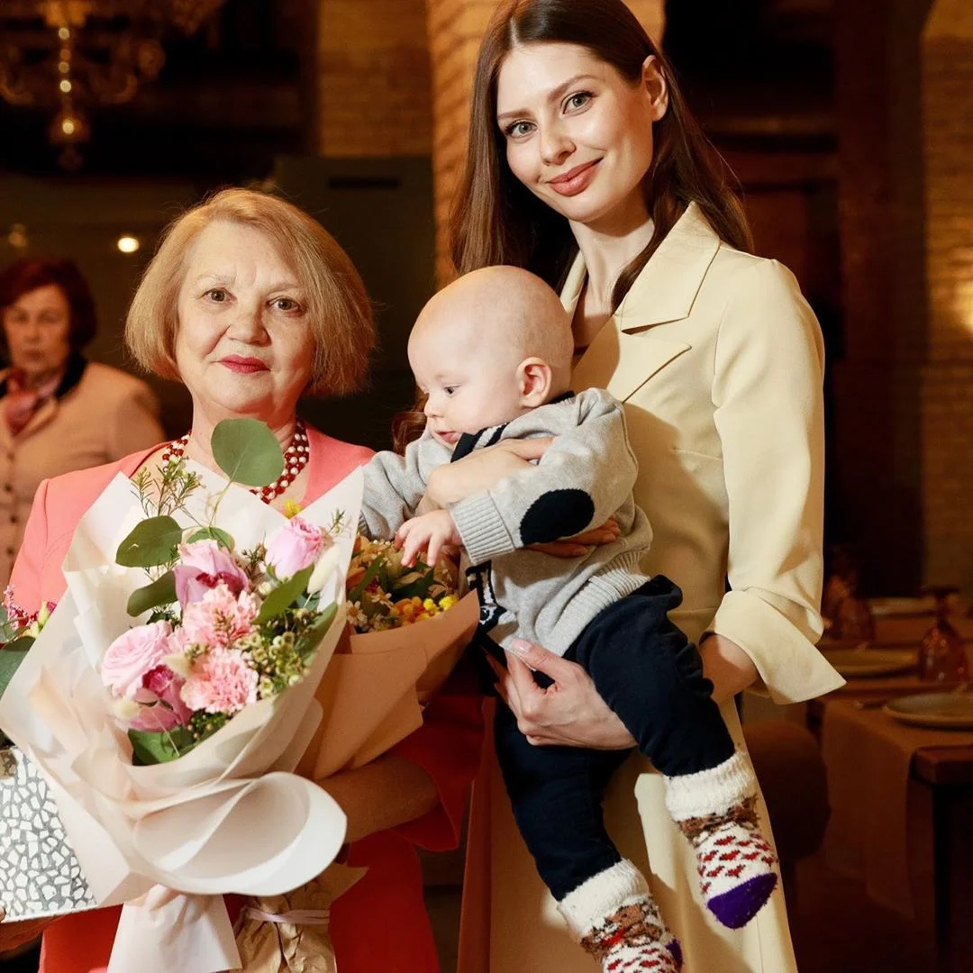 Українські зірки засипали Instagram ніжними фото з матусями, і від них на душі стає тепло - фото 432654