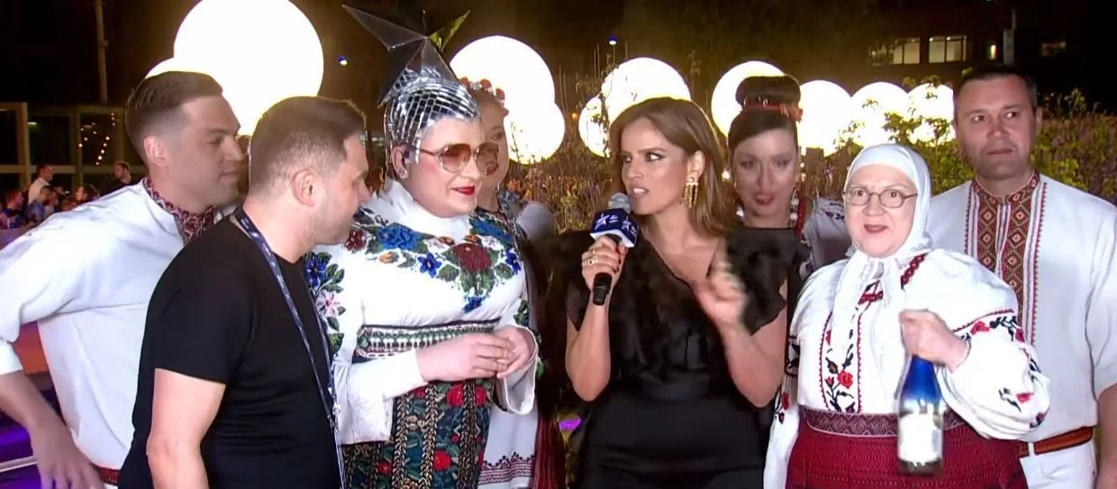 Евровидение 2019: Сердючка выпила шампанского во время прямого эфира открытия конкурса - фото 432706
