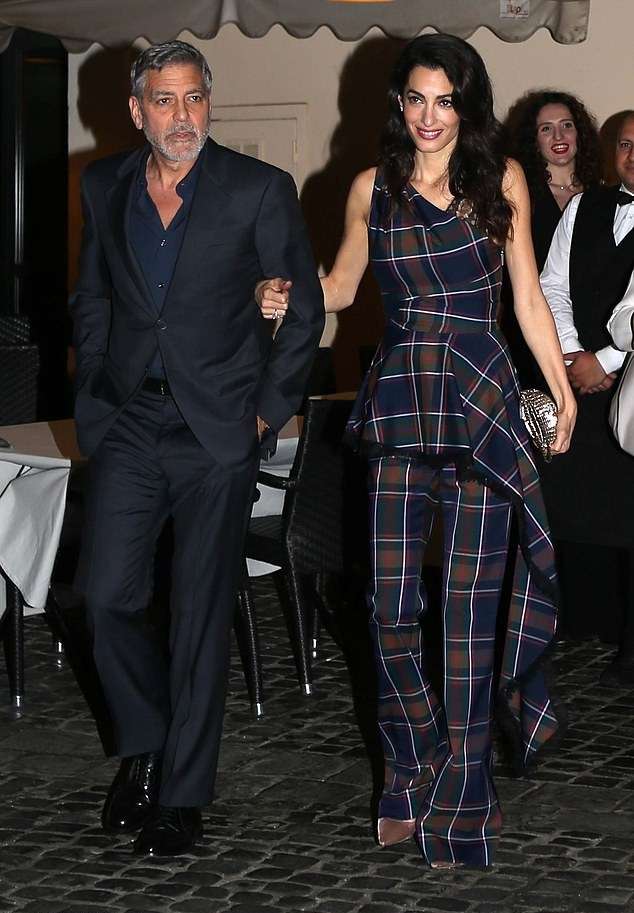 Амаль Клуни очаровала своим модным образом на свидании с любимым Джорджем - фото 432744