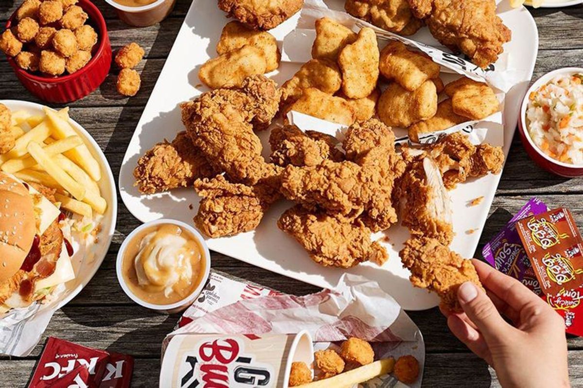 Студент всех обманул и год бесплатно ел курочку в KFC - 433380 Студент всех обманул и год бесплатно ел курочку в KFC - фото 433380