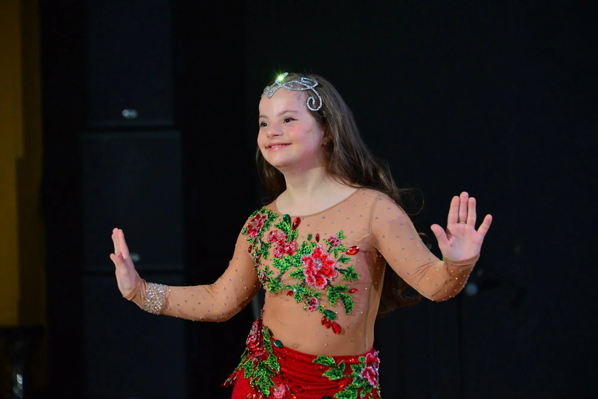 Украинка с необычной внешностью победила в международном детском конкурсе красоты - фото 433609