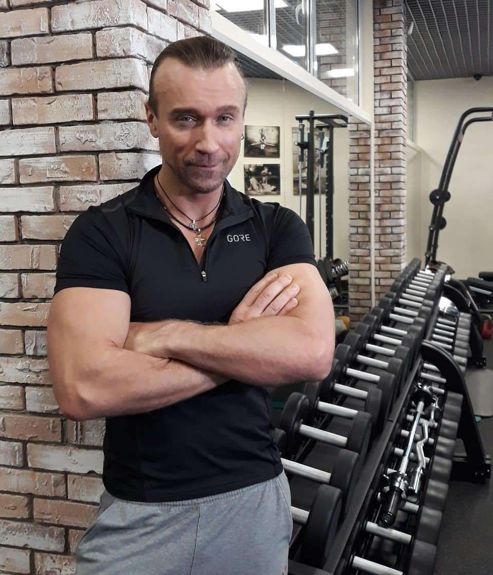 Олег Винник похизувався сталевими мускулами і розкрив секрет вічної молодості - фото 433633
