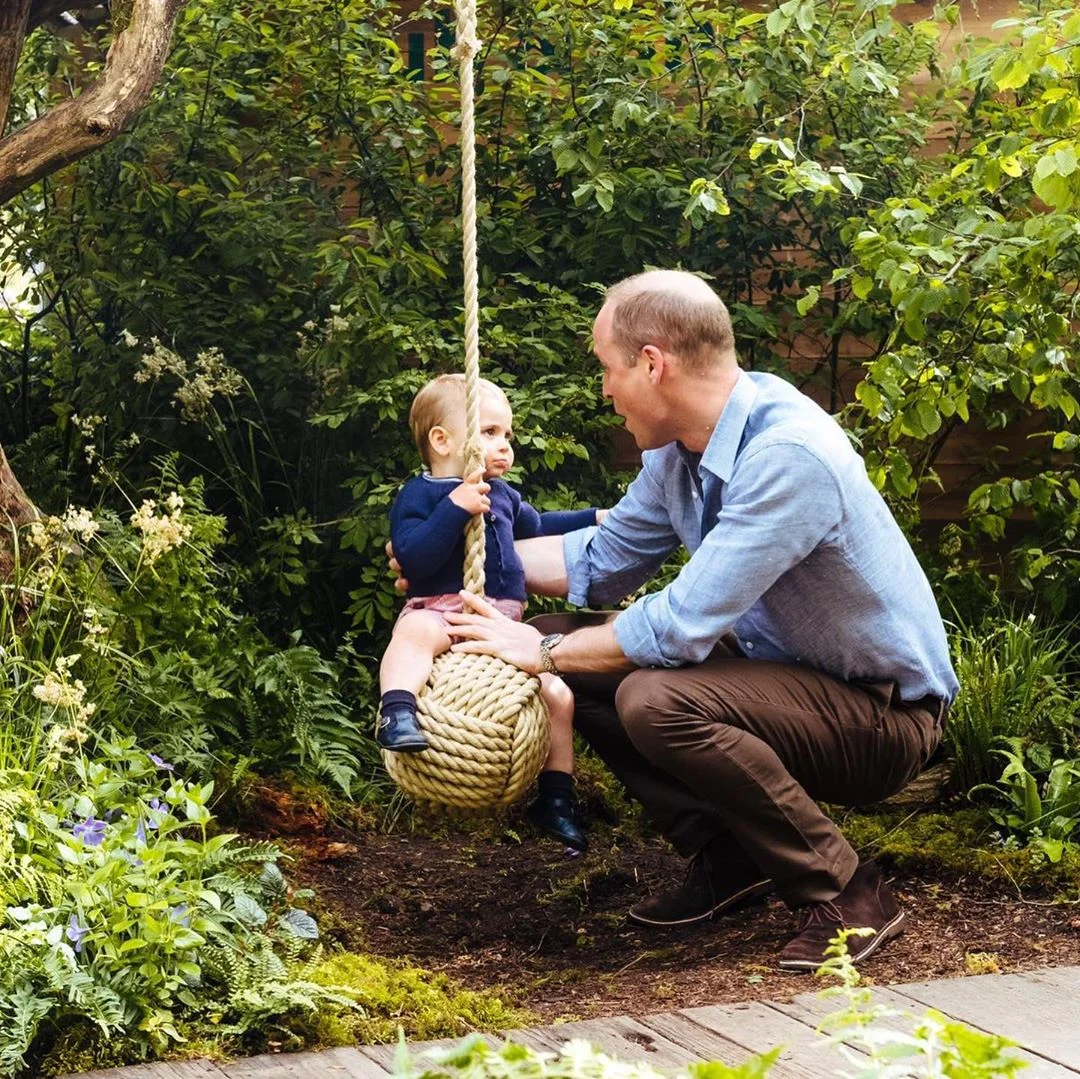 Кейт Миддлтон и принц Уильям показали в новой съемке, насколько они крутые родители - фото 434067