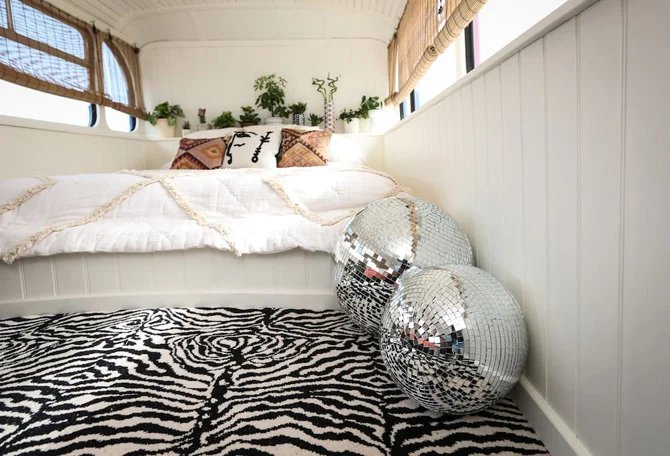 На Airbnb теперь можно арендовать автобус Spice Girls - фото 434128