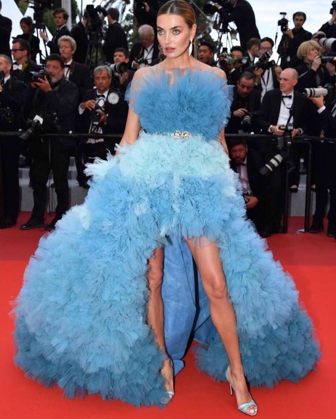 Канны 2019: крошка Алина Байкова утерла всем нос на красной дорожке фестиваля - 434162 Канны 2019: крошка Алина Байкова утерла всем нос на красной дорожке фестиваля - фото 434162