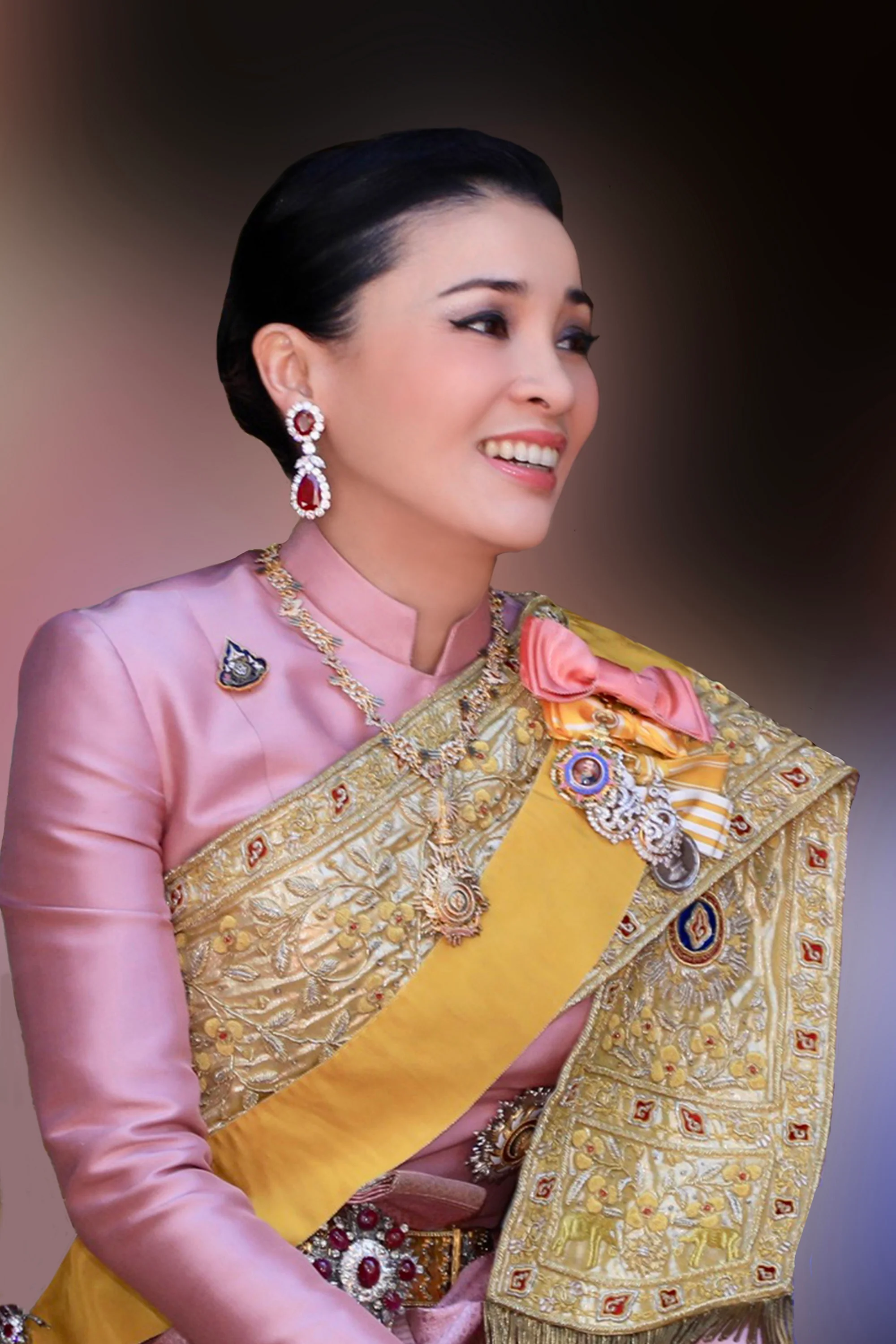 З’явилися перші офіційні фото королеви Таїланду, і вони зовсім не схожі на портрет Меган - фото 434520