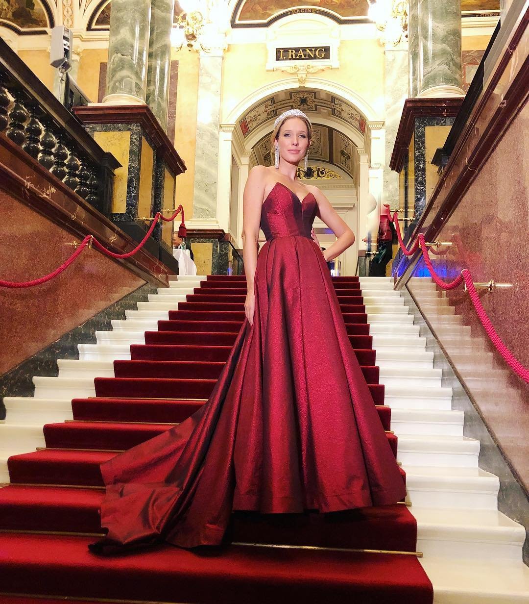 Платья на выпускной 2019: роскошные примеры от украинских звезд - фото 434820