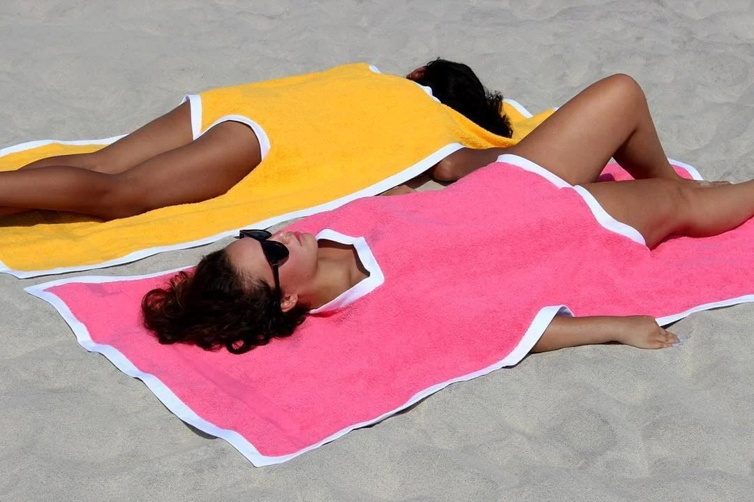 Кто-то додумался соединить полотенце и бикини - теперь это трендовый пляжный наряд - фото 434994