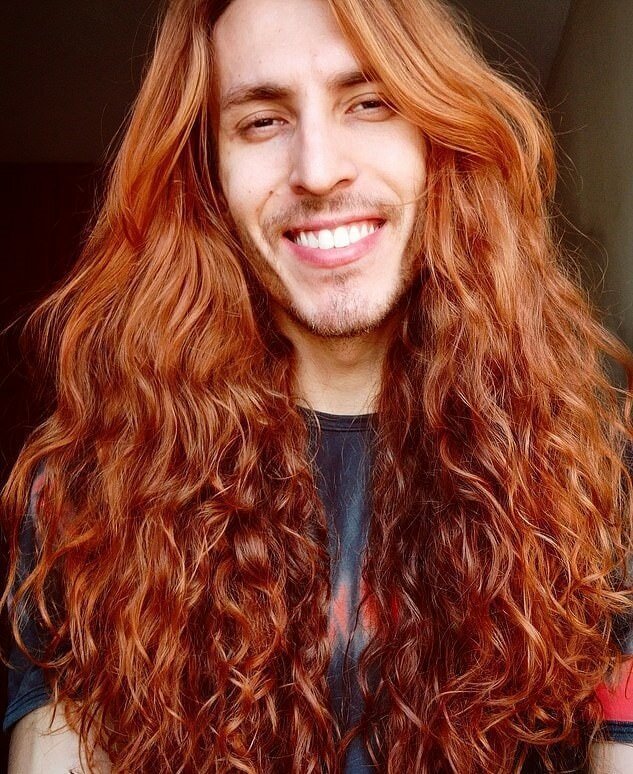 Цей хлопець відростив таке розкішне волосся, що йому позаздрять всі дівчата світу - фото 435021