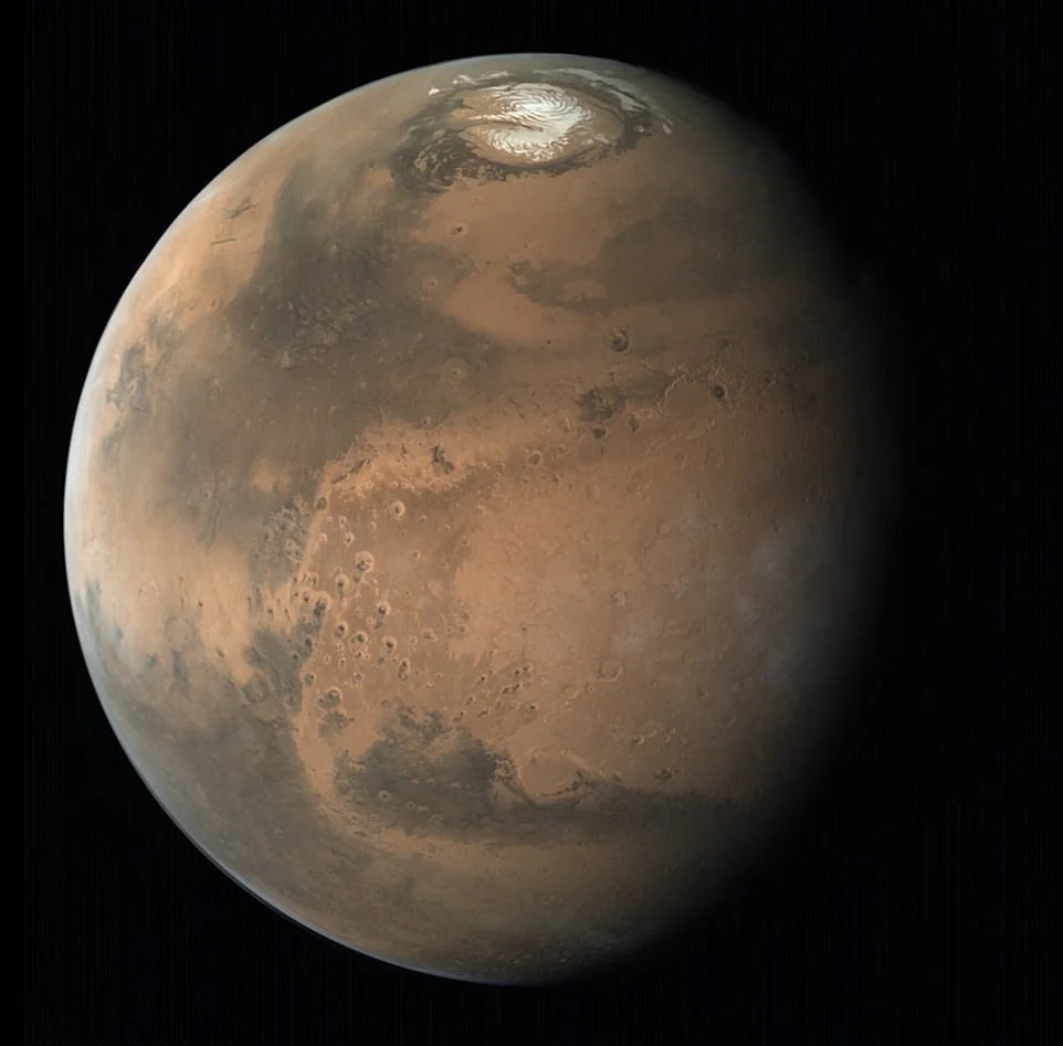 Ученые нашли на Марсе воду, и эти впечатляющие фото тому доказательство - фото 435133