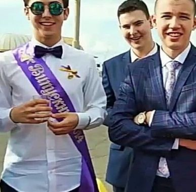 MELOVIN на випускному - фото 436089