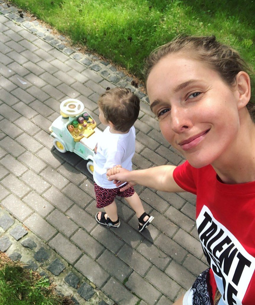 Катя Осадча показала фото з татом, і тепер зрозуміло, у кого вдалася такою красунею зірка - 436505 Катя Осадча показала фото з татом, і тепер зрозуміло, у кого вдалася такою красунею зірка - фото 436505