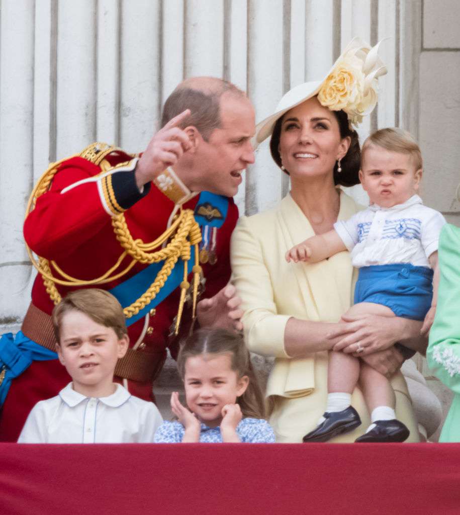 Крошечный принц Луи впервые дебютировал на публике, и его эмоции - бесценные - фото 436883