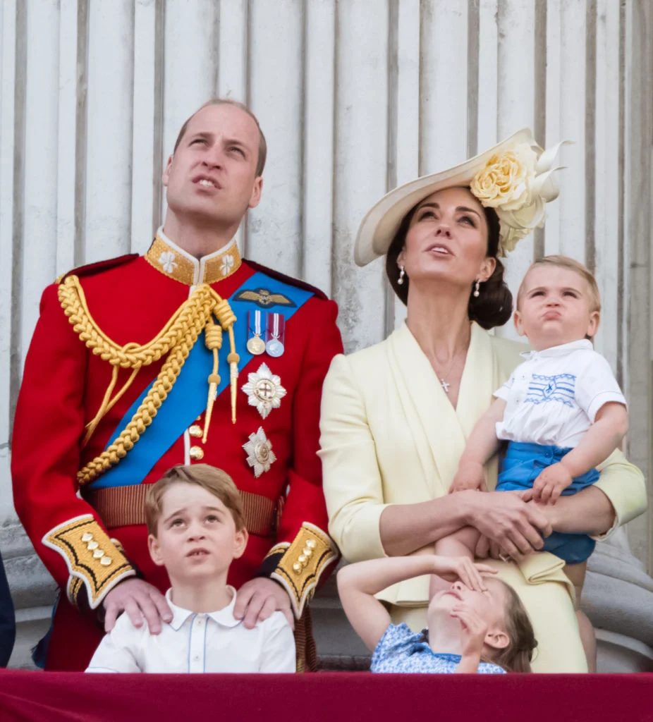 Крошечный принц Луи впервые дебютировал на публике, и его эмоции - бесценные - фото 436884