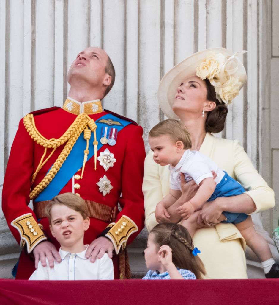 Крошечный принц Луи впервые дебютировал на публике, и его эмоции - бесценные - фото 436885
