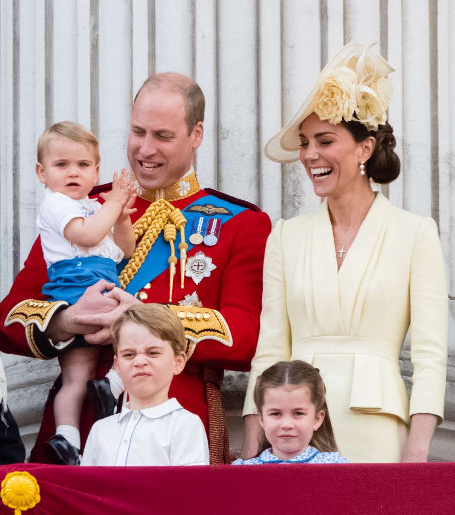 Крошечный принц Луи впервые дебютировал на публике, и его эмоции - бесценные - фото 436886