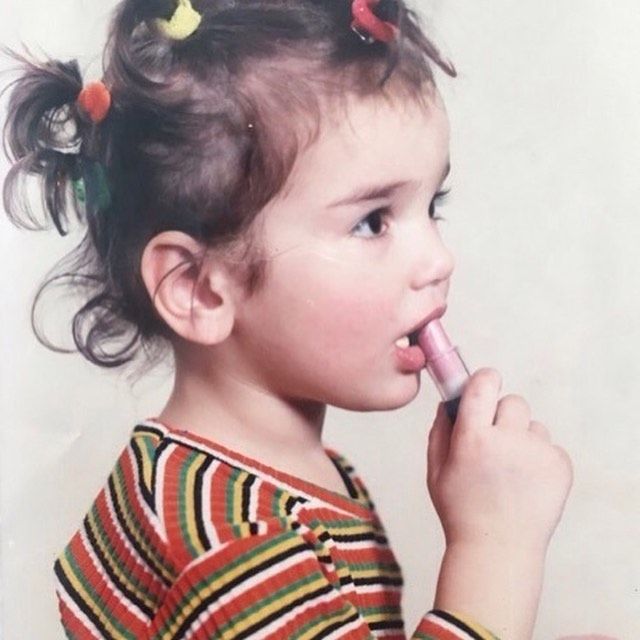Дуа Ліпа показала, якою милою крихіткою була в дитинстві - 437340 Дуа Ліпа показала, якою милою крихіткою була в дитинстві - фото 437340