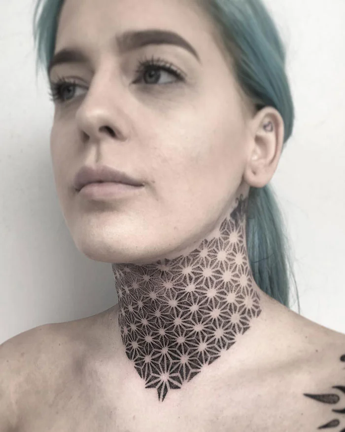 20 татуировок на шее от людей, которым плевать на обычное представление о красоте - фото 437812