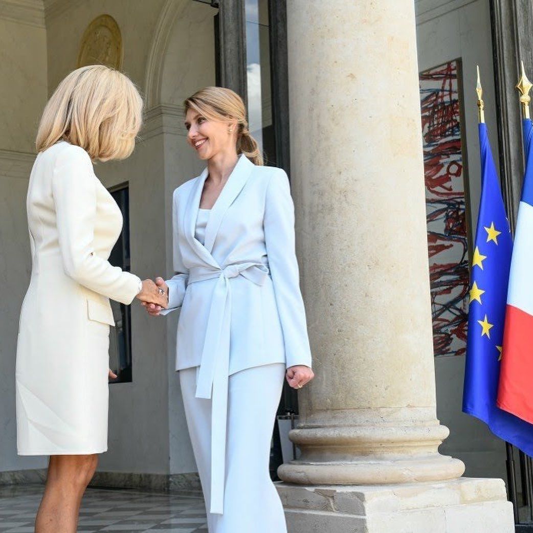 Перша леді України Олена Зеленська затьмарила Бріжит Макрон на зустрічі у Парижі - фото 438103
