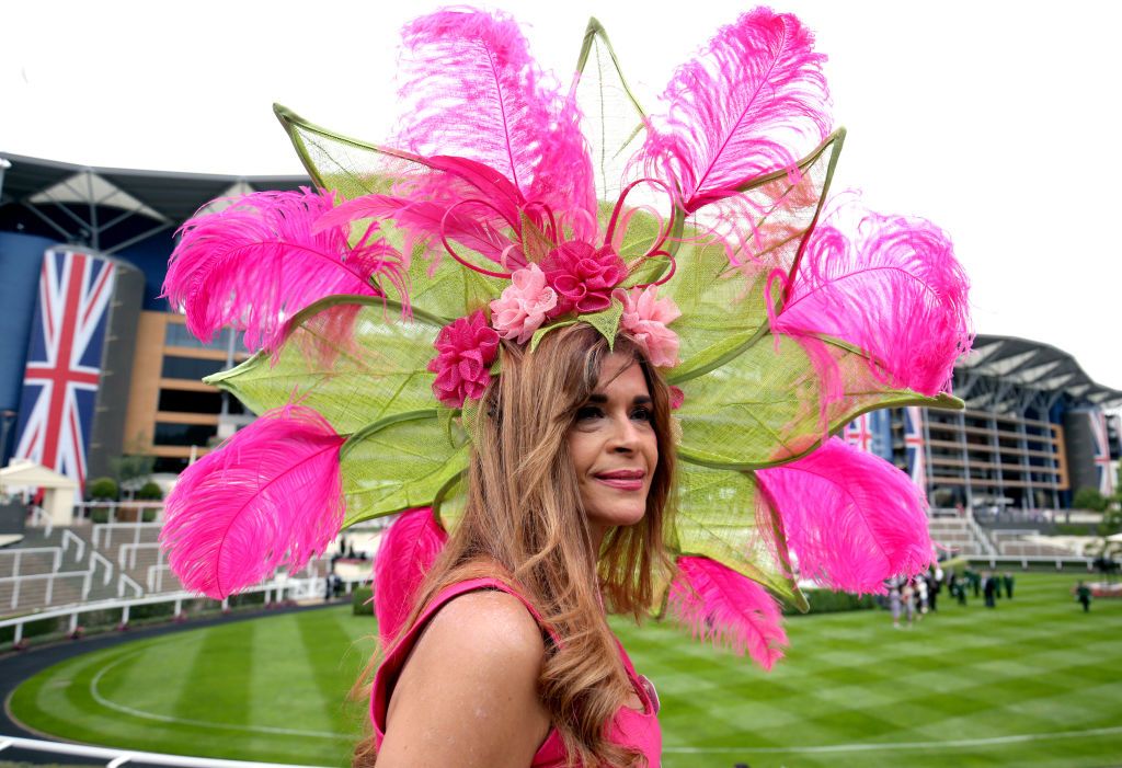 Причудливые и безумные шляпки британок на королевских скачках Royal Ascot 2019 - 438578 Причудливые и безумные шляпки британок на королевских скачках Royal Ascot 2019 - фото 438578