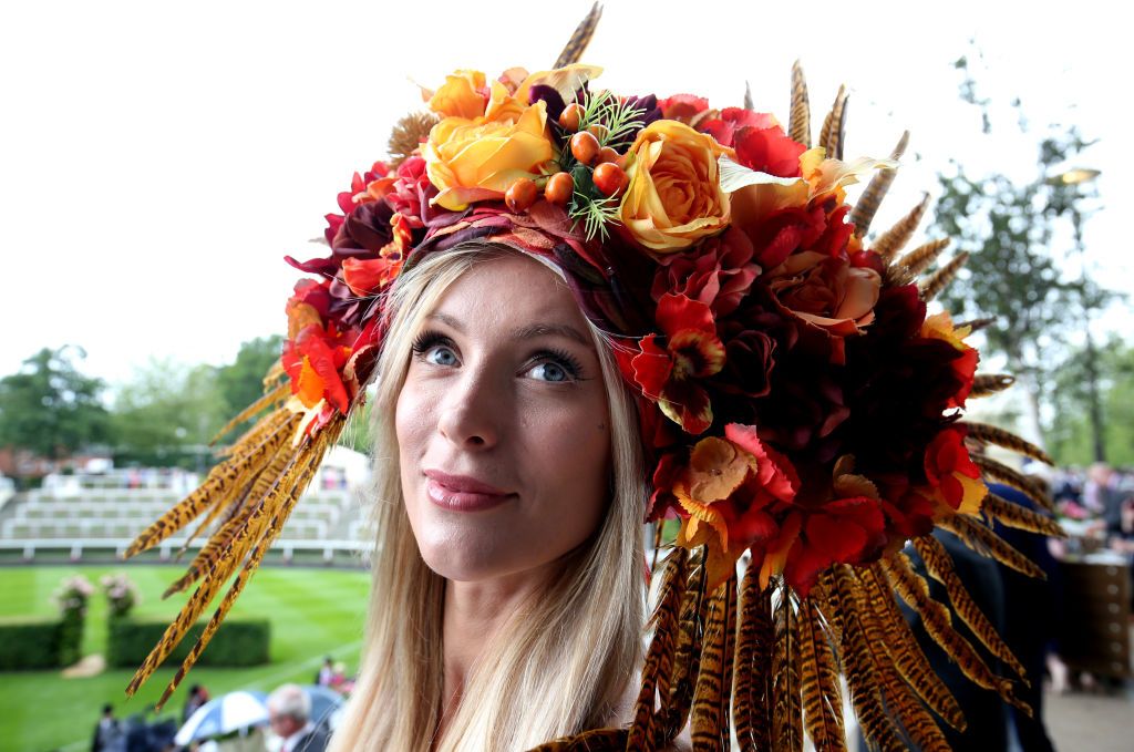 Причудливые и безумные шляпки британок на королевских скачках Royal Ascot 2019 - 438584 Причудливые и безумные шляпки британок на королевских скачках Royal Ascot 2019 - фото 438584