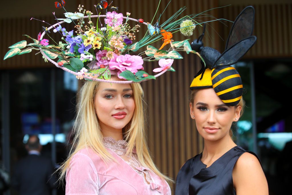 Причудливые и безумные шляпки британок на королевских скачках Royal Ascot 2019 - 438587 Причудливые и безумные шляпки британок на королевских скачках Royal Ascot 2019 - фото 438587