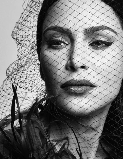 Сексапильная Ким Кардашьян украсила страницы модного журнала Vogue - фото 438824