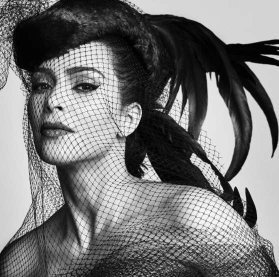 Сексапильная Ким Кардашьян украсила страницы модного журнала Vogue - фото 438825