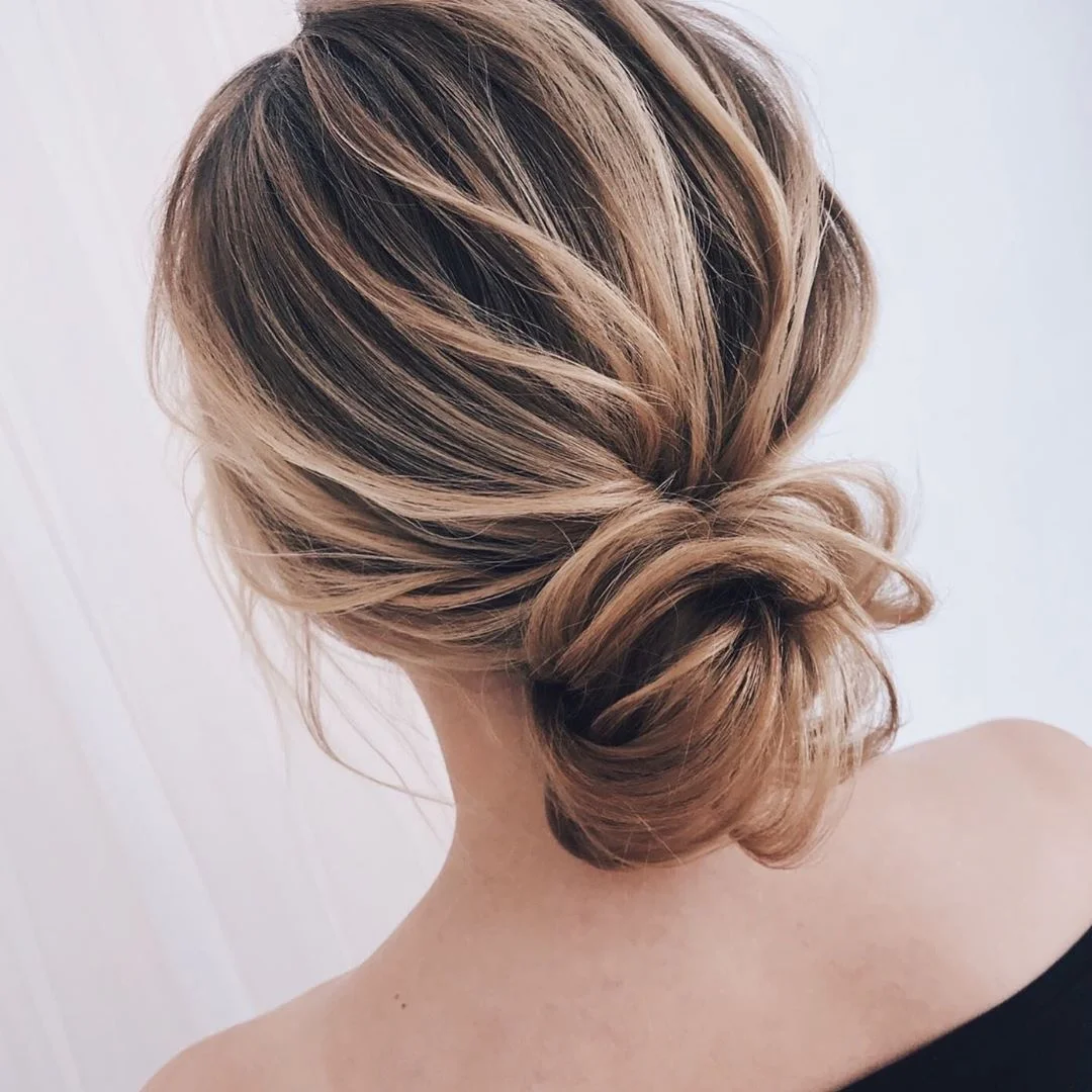 Весільні зачіски 2019: фото кращих варіантів укладок для нареченої - фото 438876