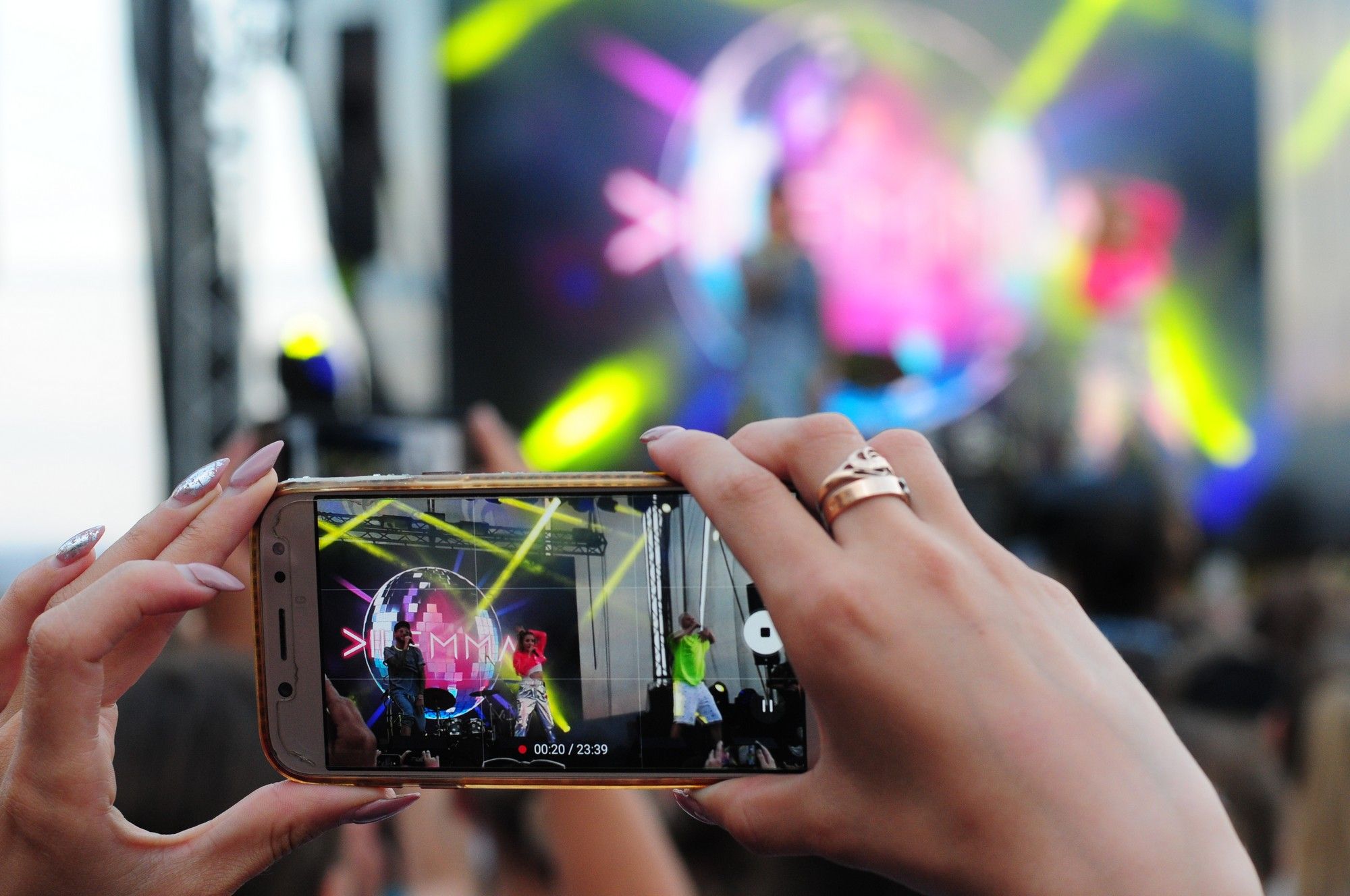LuxFmPartyTour: Мішель Андраде та MOZGI розкачали місто Сарни! - фото 438939
