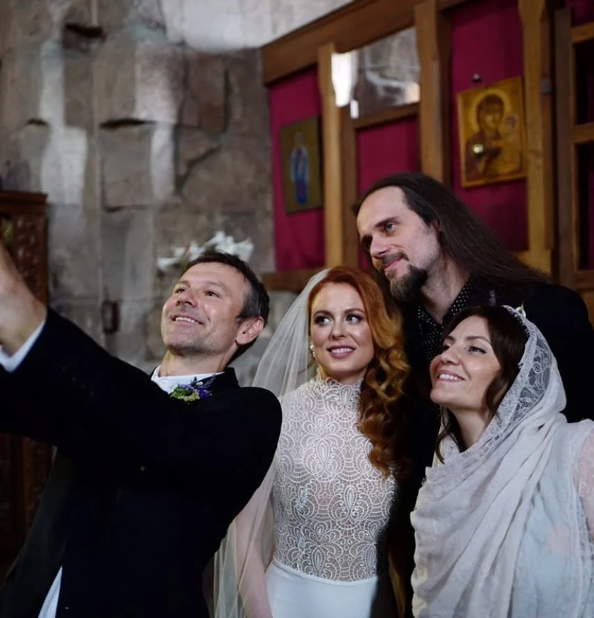 Святослав Вакарчук на весіллі гітариста з 'Океану Ельзи' з Лялею Фонарьовою - фото 439172